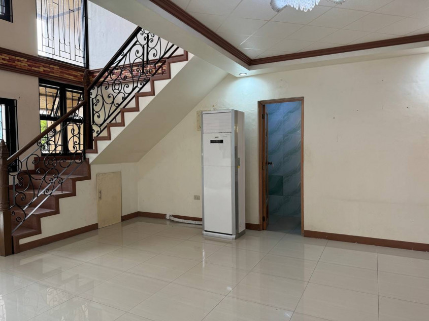6 BR House and Lot for Sale in Bacoor, Cavite