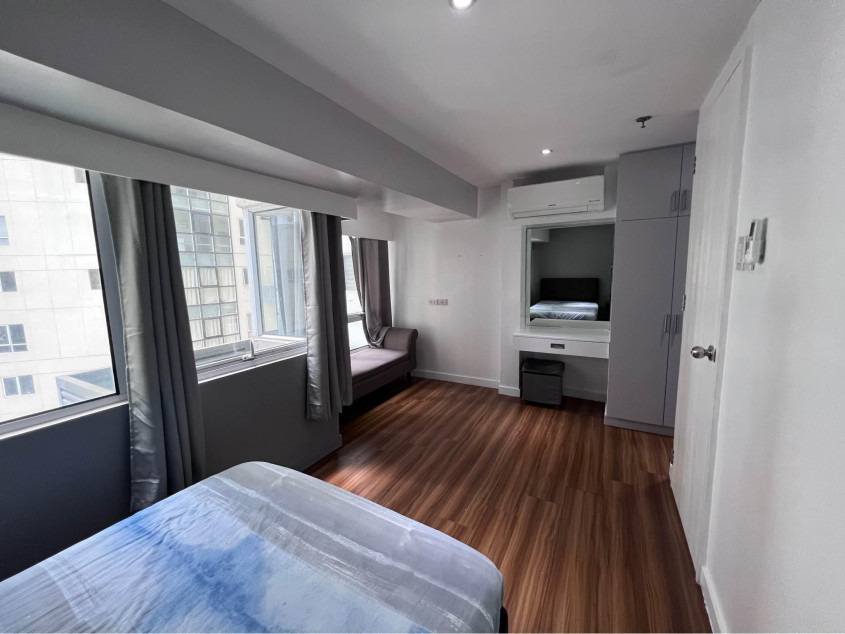 Clean Title Furnished 2BR Bi-level Unit FOR SALE at Fort Victoria BGC Taguig