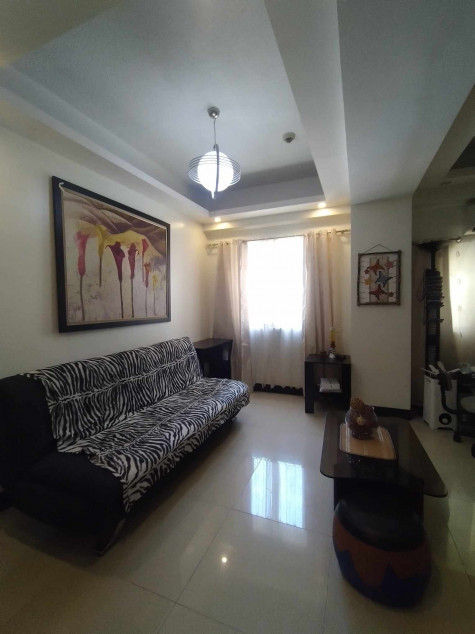 For sale  1 unit condo with parking