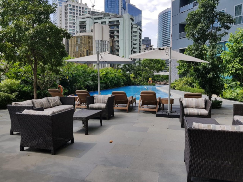 Income Generating Clean Title 1BR w/ Balcony FOR SALE at Shang Salcedo Place Makati