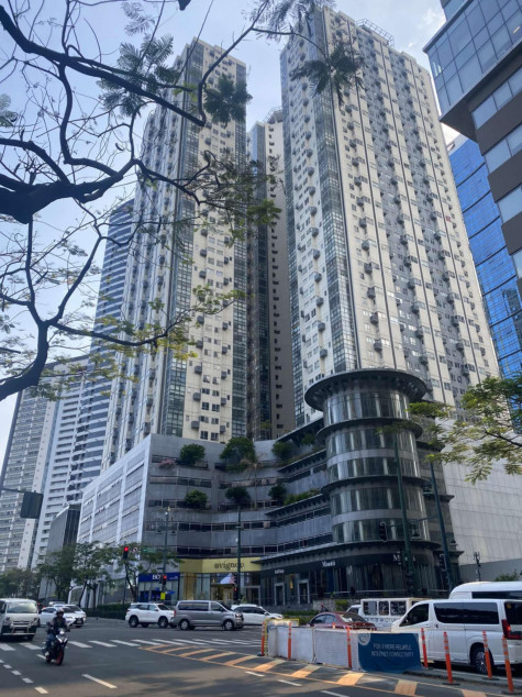 Semi Furnished Unit At Fort Victoria BGC