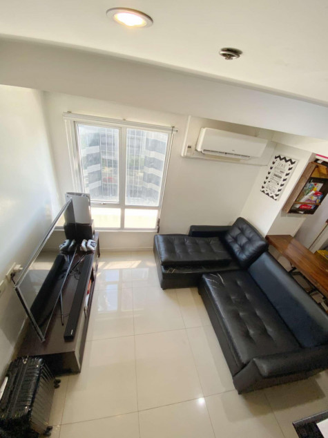 Semi Furnished Unit At Fort Victoria BGC