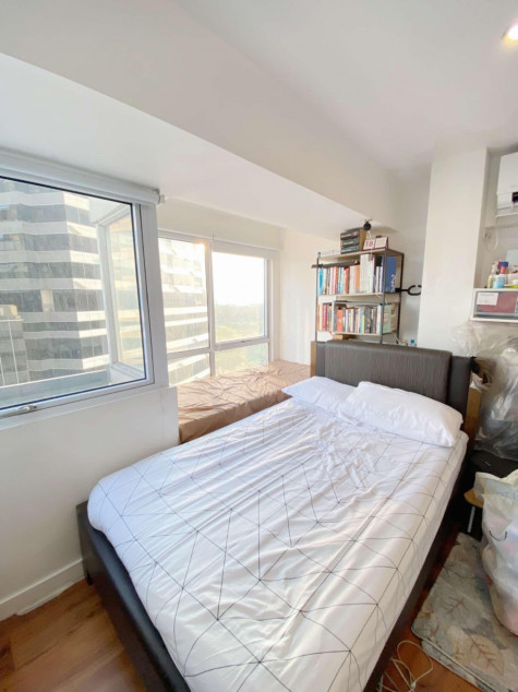 Semi Furnished Unit At Fort Victoria BGC