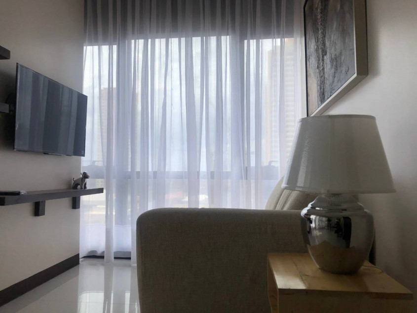 Clean Title 1BR with Balcony & Parking FOR SALE at Greenbelt Hamilton Legazpi Makati