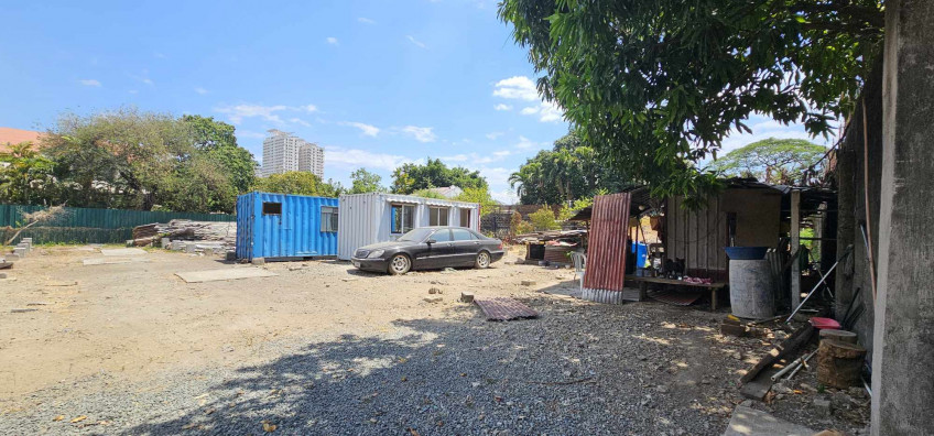 4BR - 580sqm Pre Selling House And Lot in New Manila Quezon City