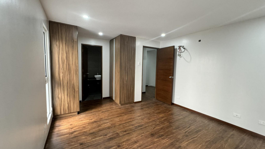 4Bedrooms - 4 Storey Townhouse FOR SALE in Heroes Hill Quezon Avenue (1 Unit Left)