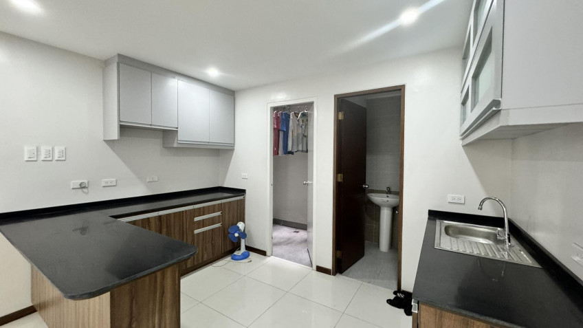 4Bedrooms - 4 Storey Townhouse FOR SALE in Heroes Hill Quezon Avenue (1 Unit Left)