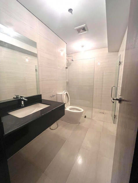 Studio unit in Verve Residences, BGC for Sale (2002-T2)