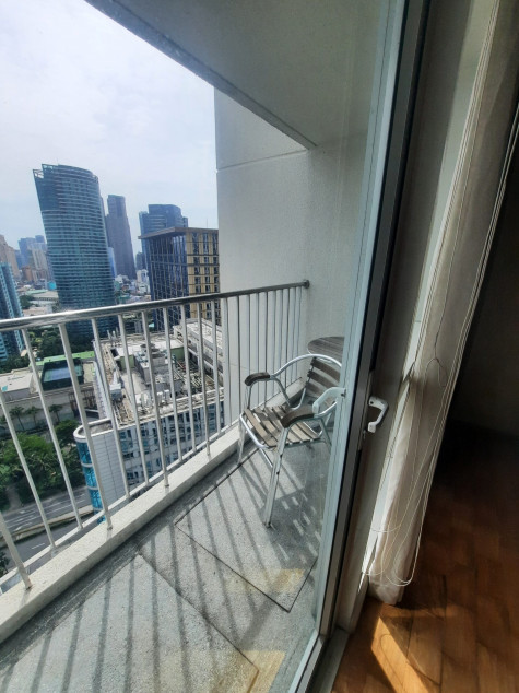 1 Bedroom, Corner Unit With Balcony And Parking At The Manansala, Rockwell Makati