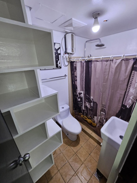 East of Galleria Newly Renovated 2BR unit (Ortigas CBD)
