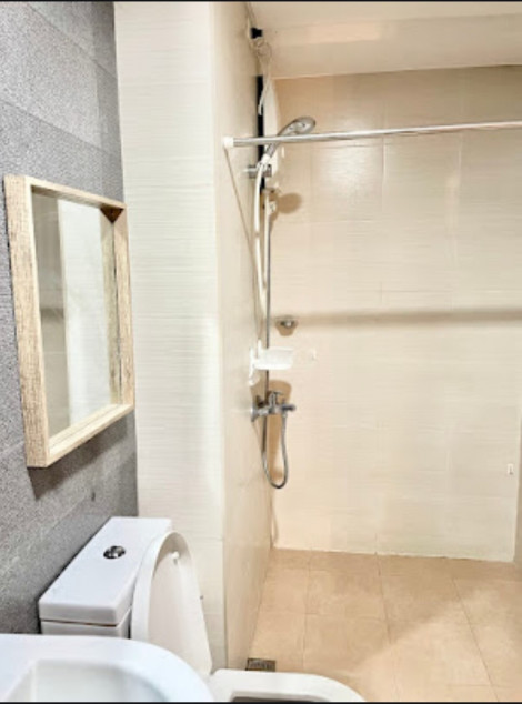 Studio Unit In Aspire Tower, Nuvo City, Quezon City