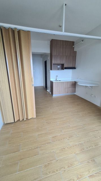 One Bedroom Condo Unit With Balcony At Rsquare Taft Avenue, Manila