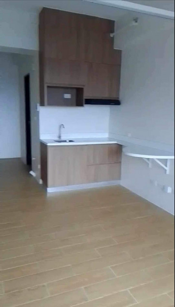 One Bedroom Condo Unit With Balcony At Rsquare Taft Avenue, Manila