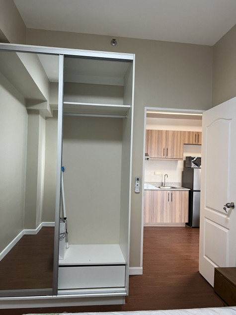 Chic 1 BR Condo With Parking In Avida Cityflex Towers, BGC