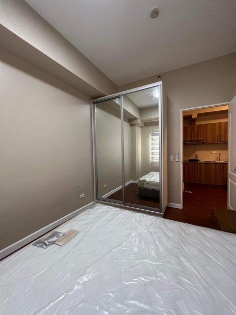 Chic 1 BR Condo With Parking In Avida Cityflex Towers, BGC