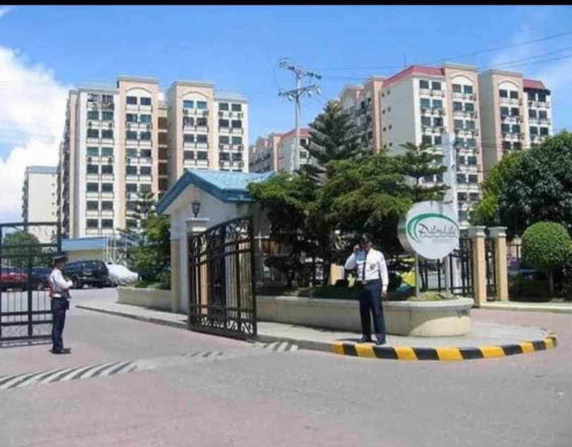 P1.8M ONLY! 2BR Premium Condominium in PASIG for sale! (owner going abroad)