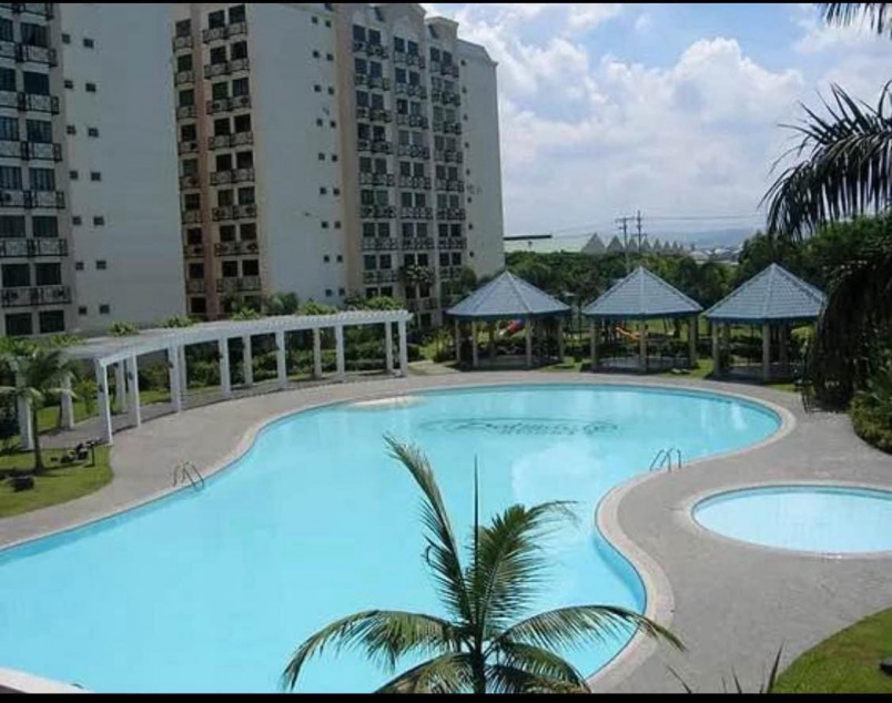 P1.8M ONLY! 2BR Premium Condominium in PASIG for sale! (owner going abroad)