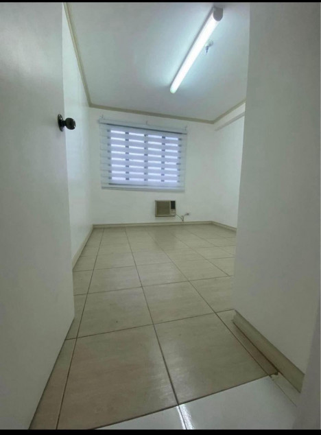 P1.8M ONLY! 2BR Premium Condominium in PASIG for sale! (owner going abroad)