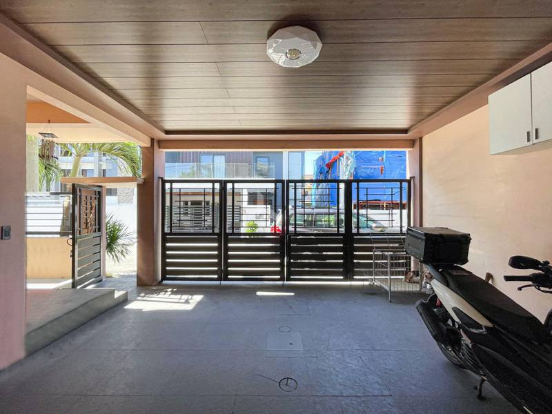 Parkwood Green Executive Village House and lot for Sale