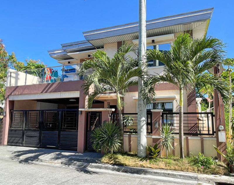 Parkwood Green Executive Village House and lot for Sale