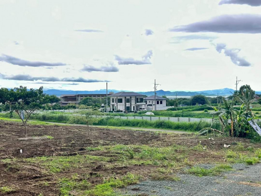 Lot for sale in Nuvali Sereneo near Mondia Miriam College Rio Monte and Solenad Mall