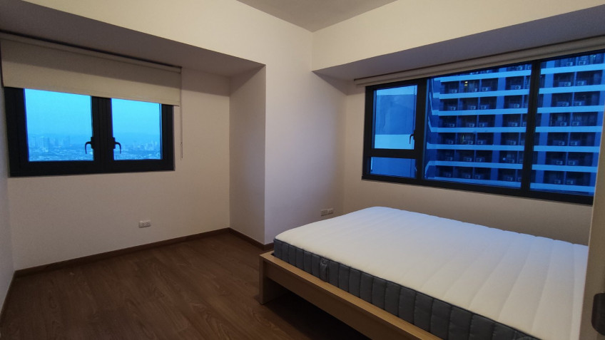 2BR Unit In The Rise, Makati (With Optional Parking)