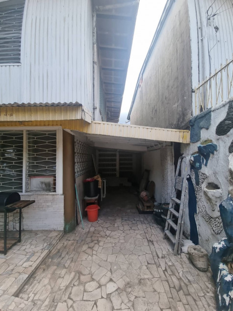 Residential Lot With Dated House In San Antonio Village Makati City