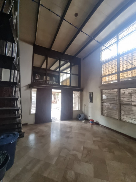 Residential Lot With Dated House In San Antonio Village Makati City