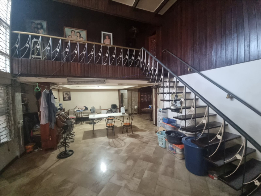 Residential Lot With Dated House In San Antonio Village Makati City