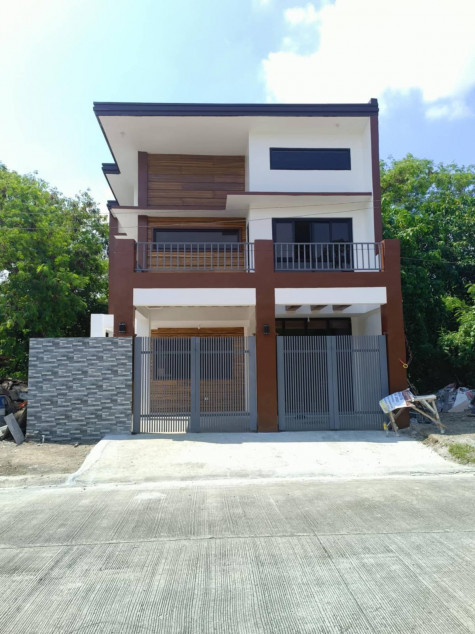 For Sale House And Lot In Sta. Rosa, Laguna,