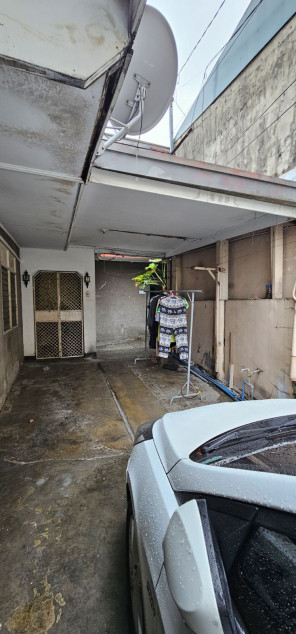 House & Lot In A Compound Along Singalong St., Malate Manila