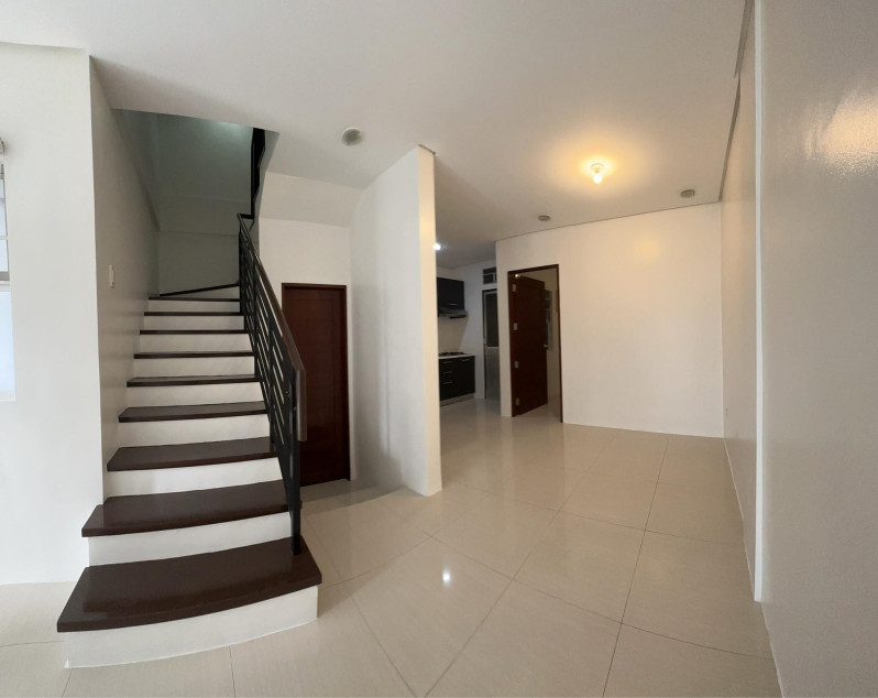 Townhouse In La Verandilla Residences Tandang Sora, Quezon City Near Ateneo, Mirriam and UP Diliman