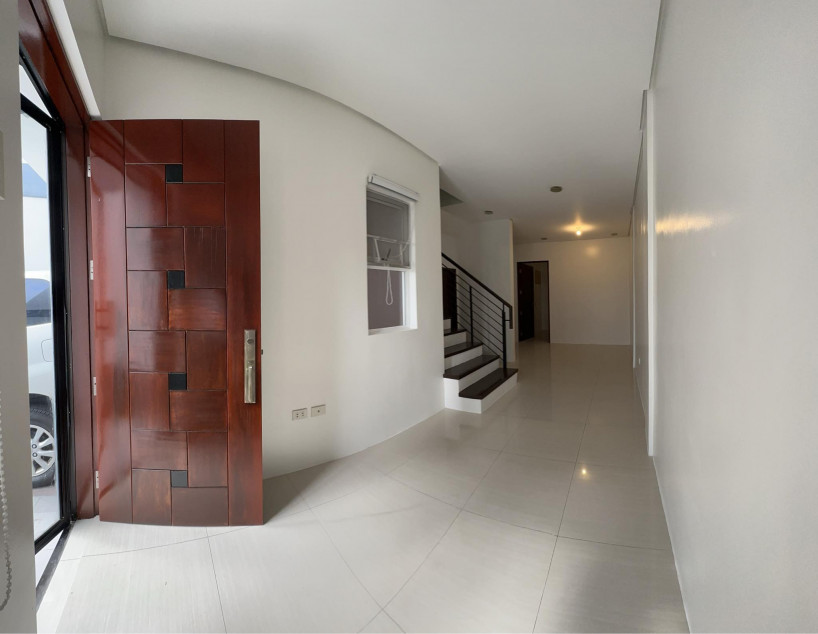 Townhouse In La Verandilla Residences Tandang Sora, Quezon City Near Ateneo, Mirriam and UP Diliman