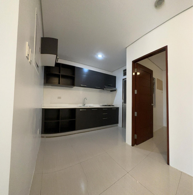 Townhouse In La Verandilla Residences Tandang Sora, Quezon City Near Ateneo, Mirriam and UP Diliman