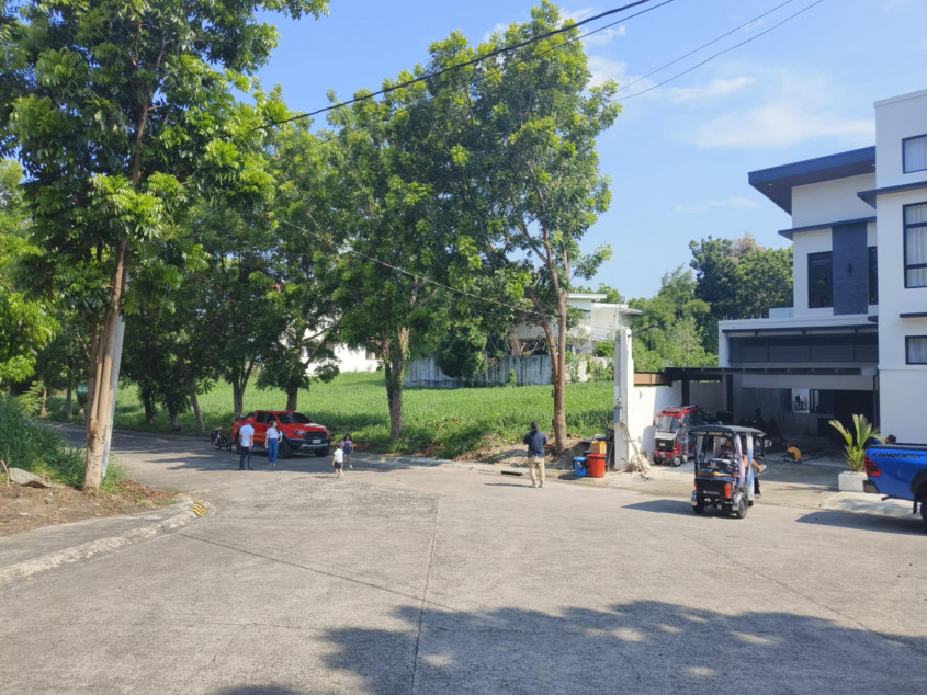 500 SQM Lot For Sale At Susana Heights, Muntinlupa