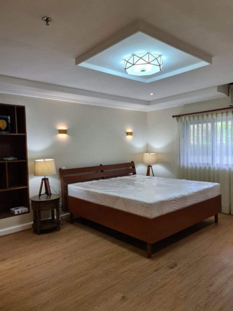 For Sale 122 SQM 1 Bedroom Condo Unit In Makati Tuscany