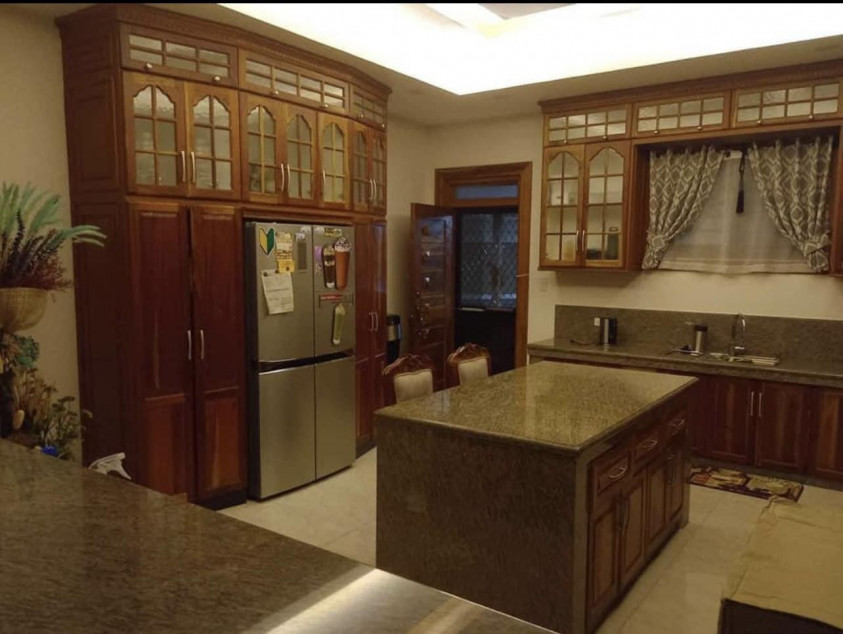 Mansion In Angeles City, Pampanga For Sale