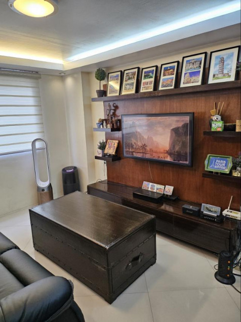 2 BR Loft With 2 Parking, Greenhills Garden Square, Quezon City