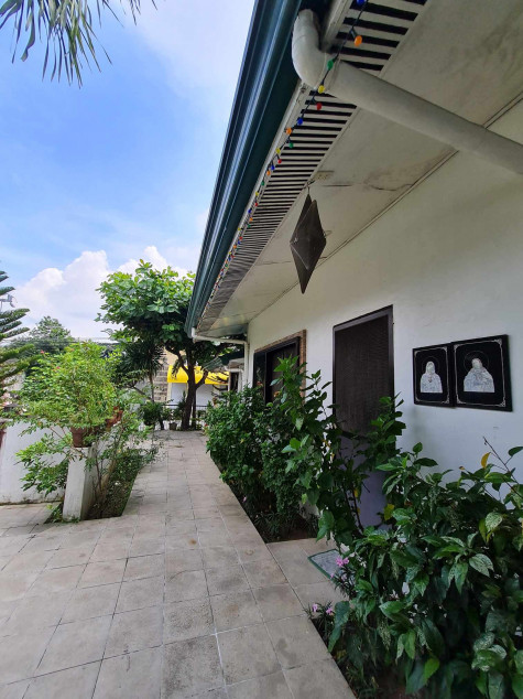 332 SQM Exclusive 3 BR Corner House & Lot In Brookside, Cainta Rizal