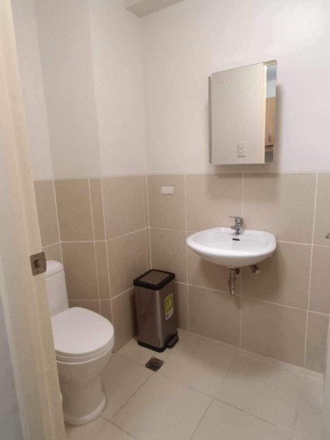 Clean Title RFO Fully Furnished 1 Bedroom Unit For Sale At Brio Tower Makati