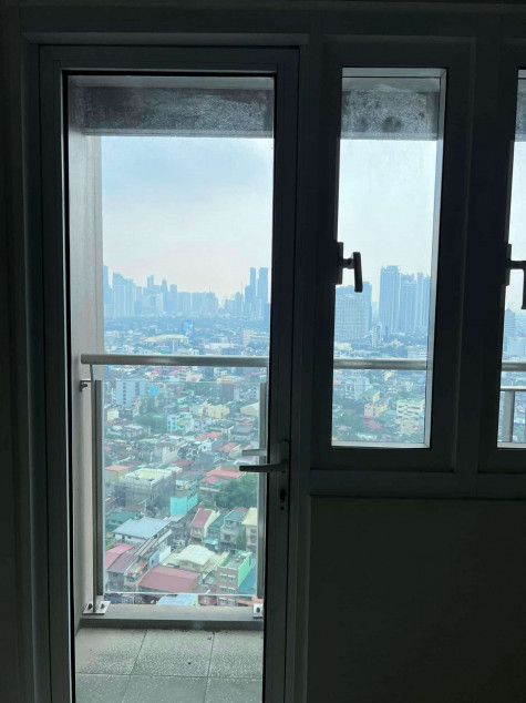 Clean Title RFO 1 BR With Balcony & Parking For Sale At Madison Park West BGC Taguig