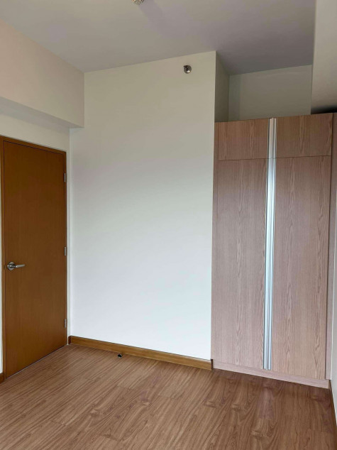 Clean Title RFO 1 BR With Balcony & Parking For Sale At Madison Park West BGC Taguig