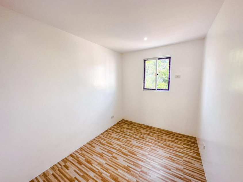 Brand new 3 storey duplex house in Pilar Village las pinas