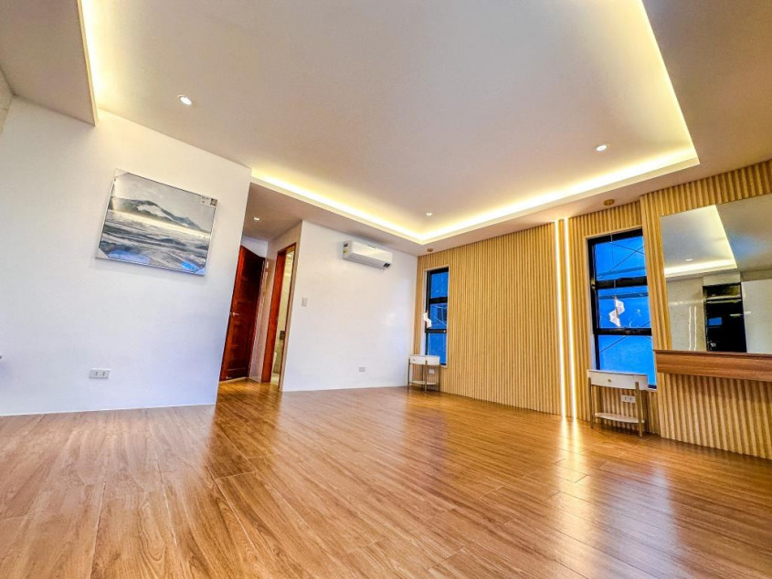 Striking 3 Storey Single Attached House in BF Resort Village Las Pinas City