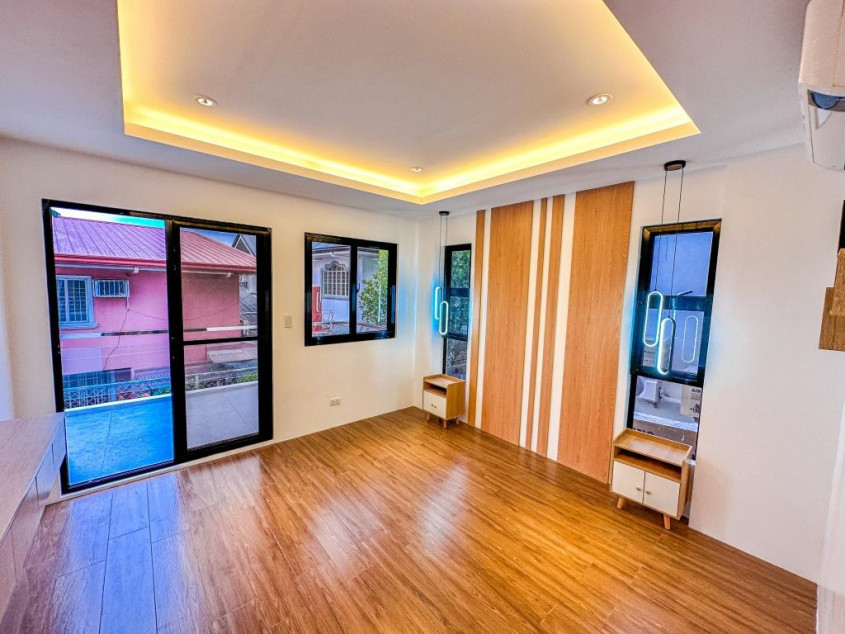 Striking 3 Storey Single Attached House in BF Resort Village Las Pinas City