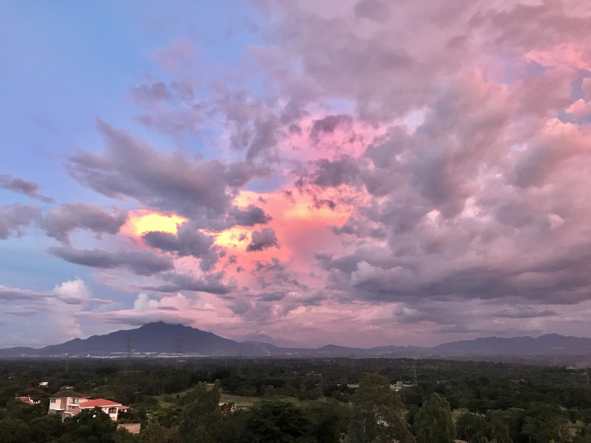 For Sale The Penthouse Unit At Tagaytay Highlands