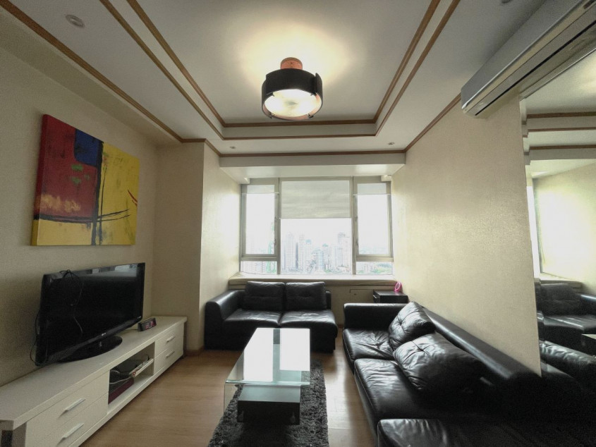 2BR Unit With Parking For Sale At The St. Francis Shangri-La Place, Mandaluyong City