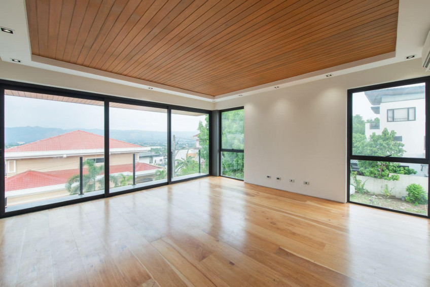 Brand New House and Lot for Sale in Tivoli Royale