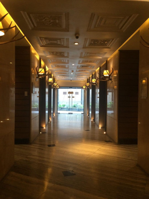 RFO Clean Title Studio Unit With Balcony & Parking For Sale At Knightsbridge Residences Makati