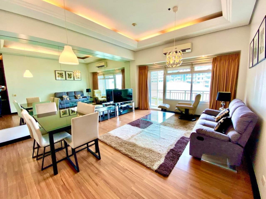 For Sale Special 2 Bedroom In One Serendra BGC (With Parking)